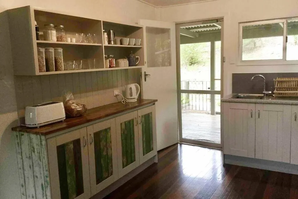 Green Hill Cottage, Heart Of Noosa Hinterland Kin Kin 0*,  Australia